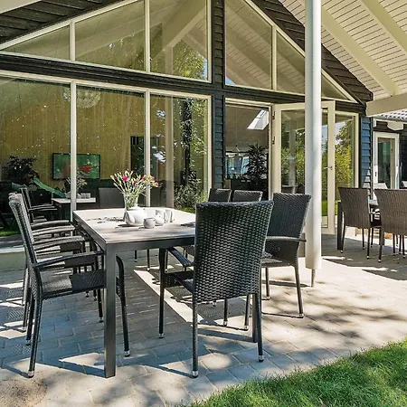 Nyaraló 18 Person In Hasselberg