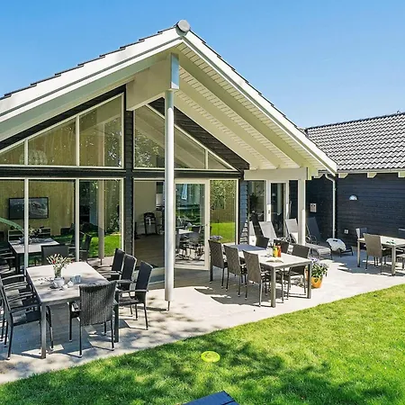 Nyaraló 18 Person In Hasselberg